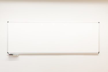 150x120 cm, white enamel surface