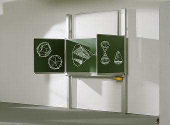 Vario movable board with counterweight