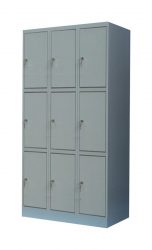 9-compartment locker